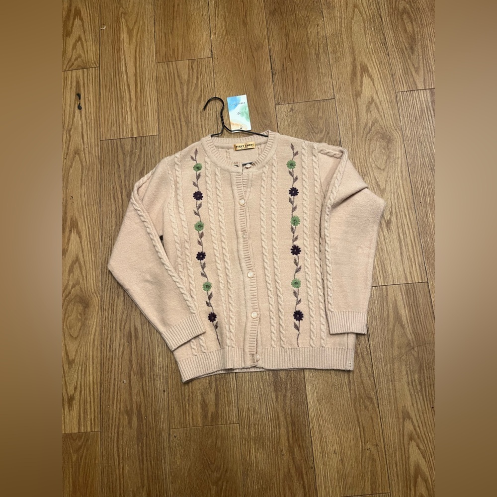 First Lady Woollen embroidered button down sweater- Size Medium PTP 19 inch NWT - Picture 4 of 11